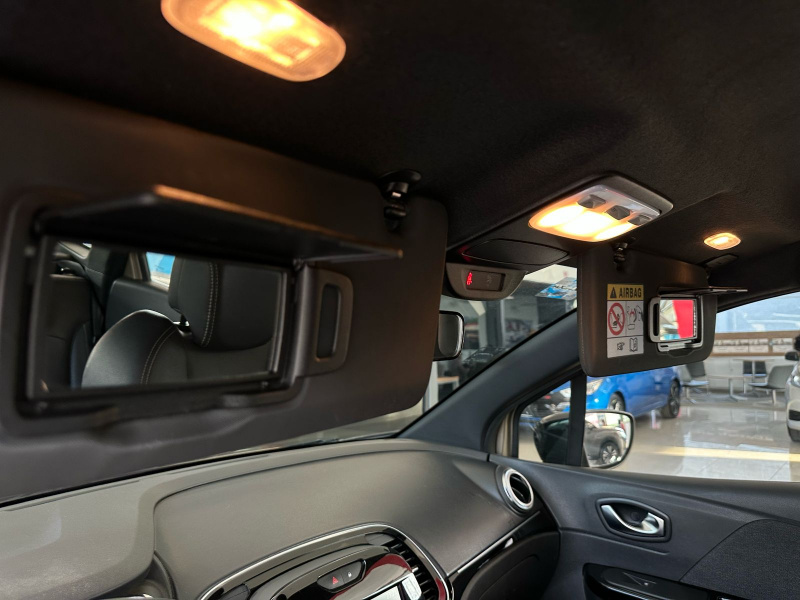 Renault Captur  5 pts. Iconic, TA, piel, GPS, RA-18 2022